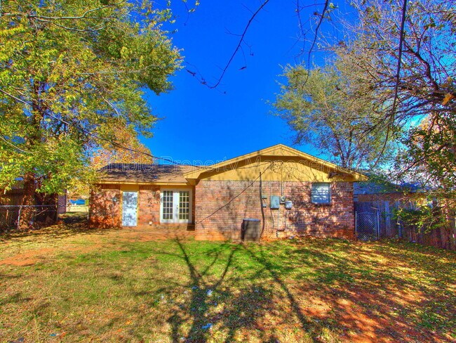 Building Photo - 4008 SE 47th St