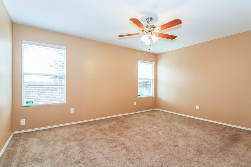 Building Photo - 10001 Chrysalis Dr