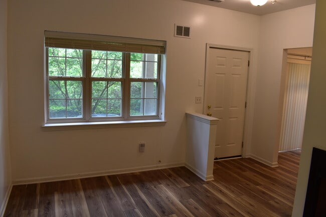 Building Photo - 39696 Rockcrest Ln