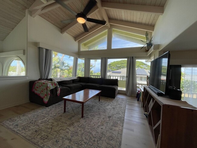 Building Photo - Two Bedroom + Loft/Two Bathroom Napili Tow...