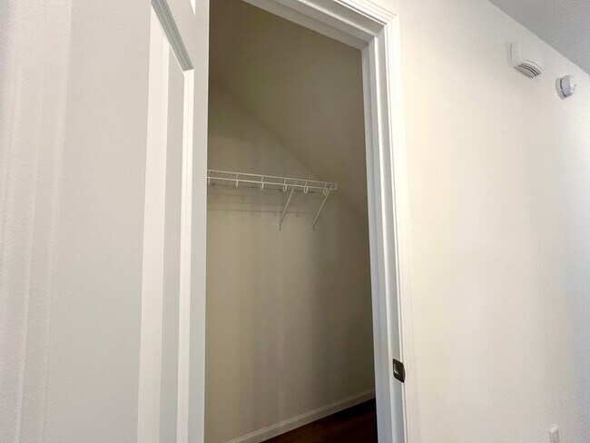 Building Photo - Spacious & Stylish 3-Bed Home with Modern Finishes and Attached 2-Stall Garage