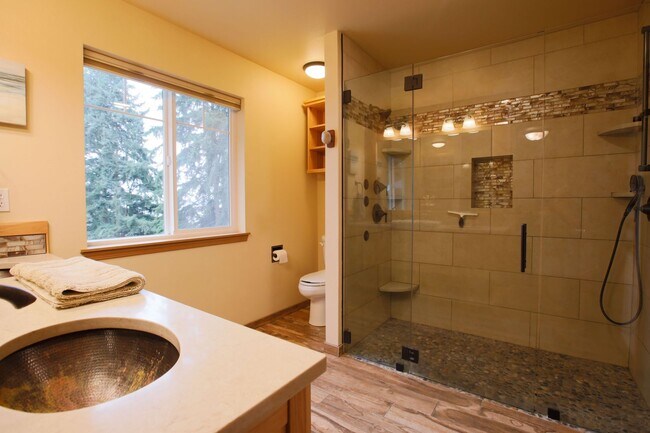 Building Photo - Beautiful Penn Cove View Home and Dog Frie...