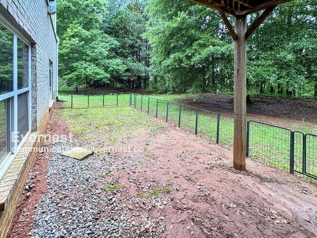Building Photo - 364 Southgate Dr