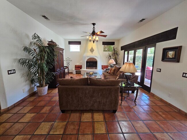 Building Photo - 52225 Avenida Obregon