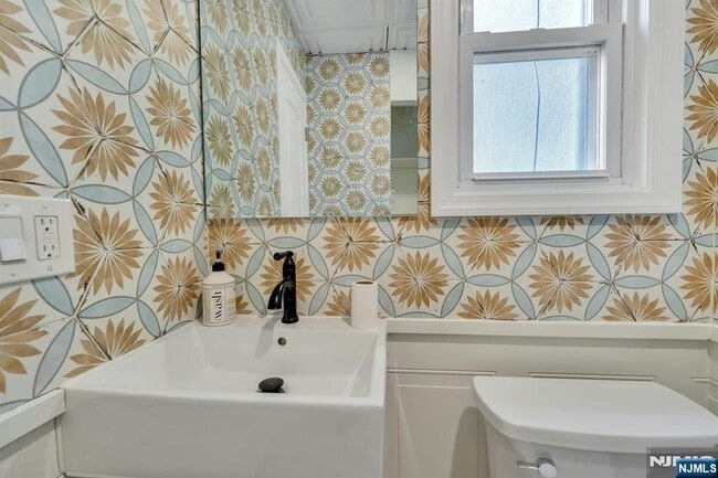 Building Photo - 316 Palisade Ave