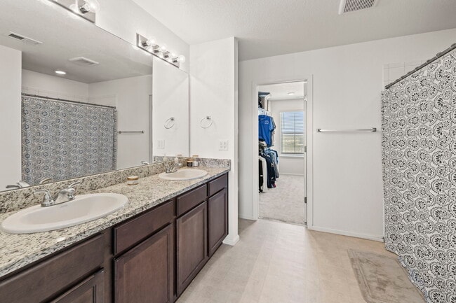 Building Photo - 3315 Bella Luna Dr