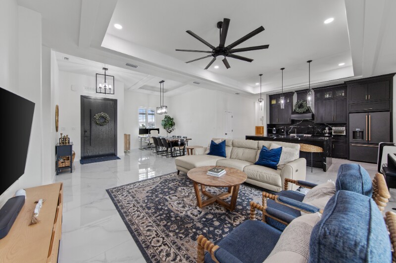 Building Photo - 112 Talon Dr