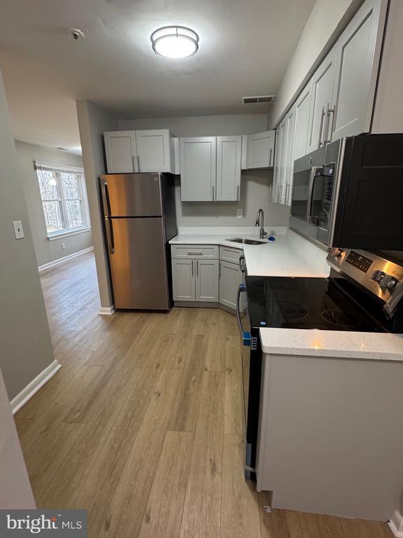 Building Photo - 13409 Shady Knoll Dr