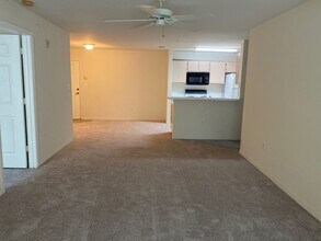 Building Photo - Spacious 1st Floor 2 Bed, 2 Bath Condo wit...