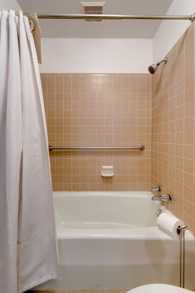 Building Photo - 12707 Leo Ln