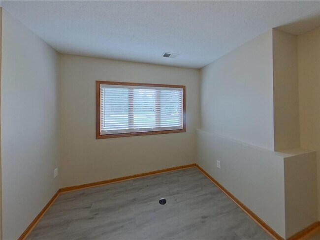 Building Photo - 739 Ashley Dr