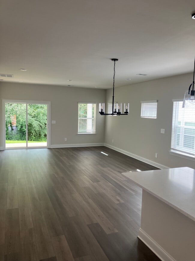 Building Photo - 1231 Bluffton Cir