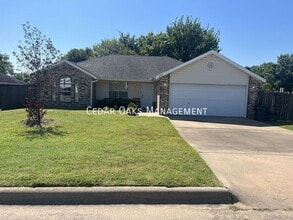 Building Photo - 1139 S Camellia Ln