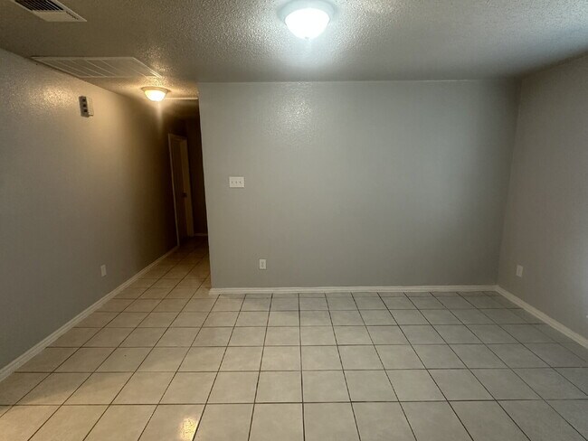 Building Photo - 1311 Hortencia Ave
