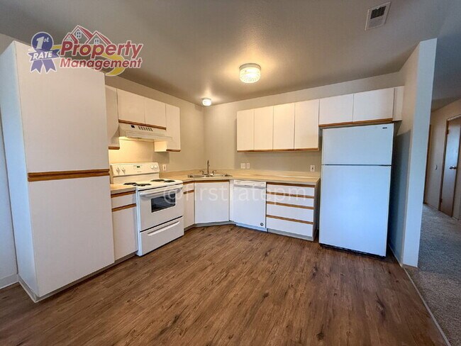 Building Photo - 4876 W Blodgett Ln