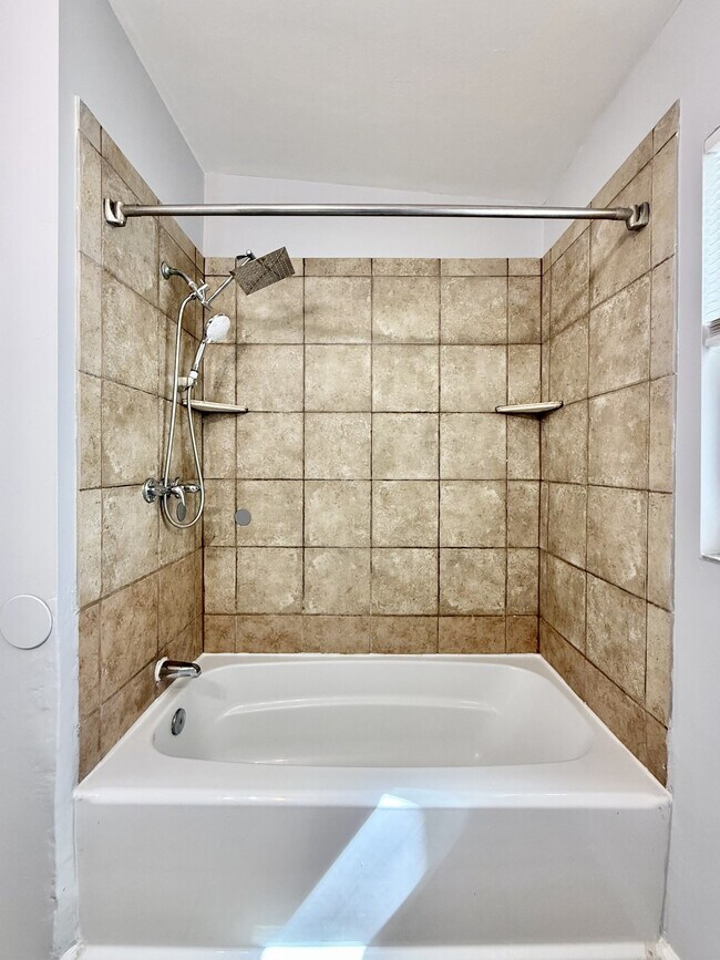 Building Photo - 7111 Onyx Dr N