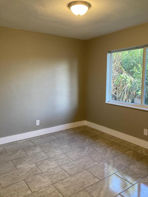 Building Photo - 278 S Lake Ave