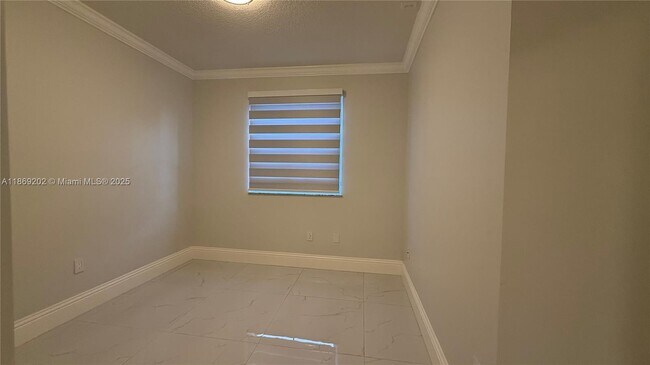 Building Photo - 8480 NW 139th Ln