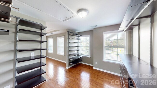 Building Photo - 1505 Aringill Ln