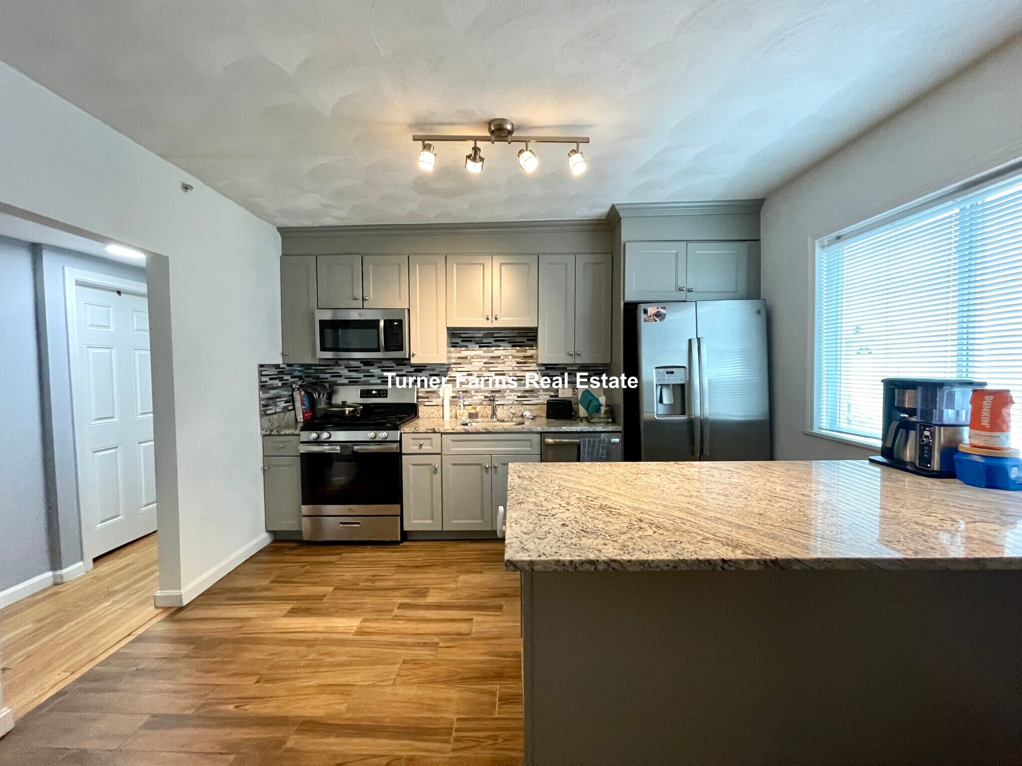 Building Photo - 48 Derby St