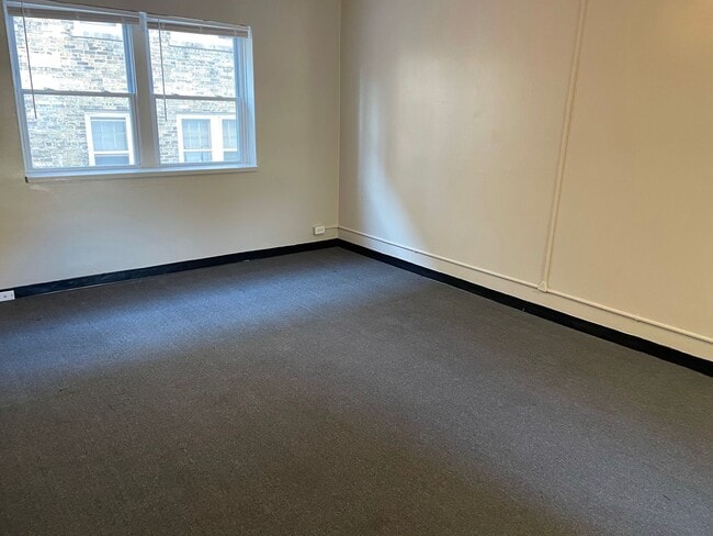 Interior Photo - 1026 Lyon