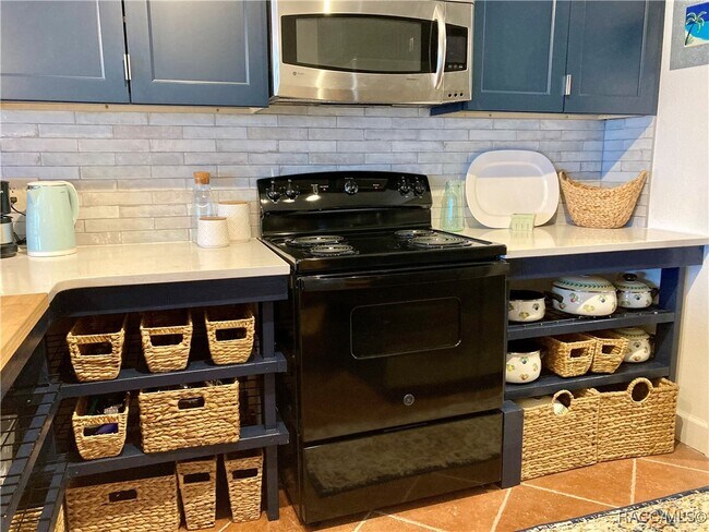 Building Photo - 373 NW 14th Pl