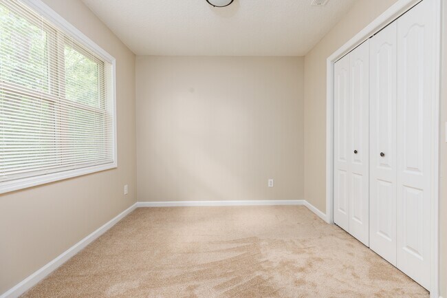 Building Photo - 303 Early Harvest Ct