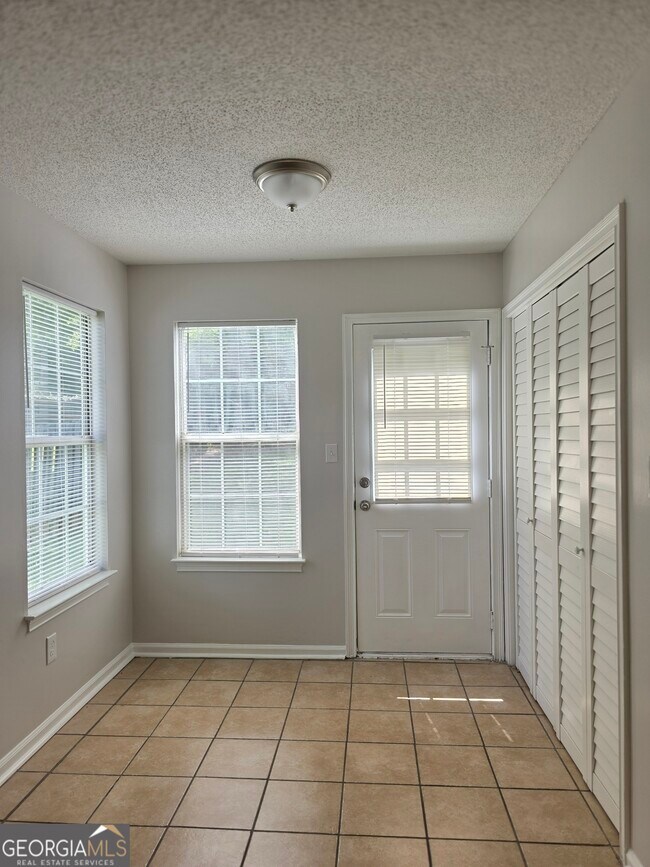 Building Photo - 1504 Cain Ct