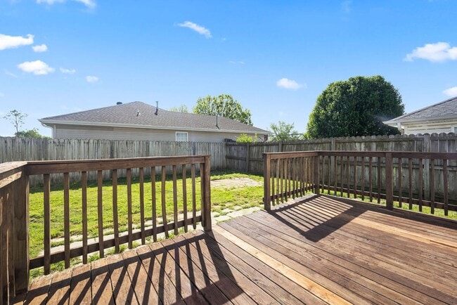 Building Photo - Beautiful 3-bedroom 2.5 bath Home in Bento...