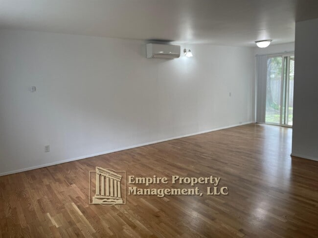 Building Photo - 4830 Center Way