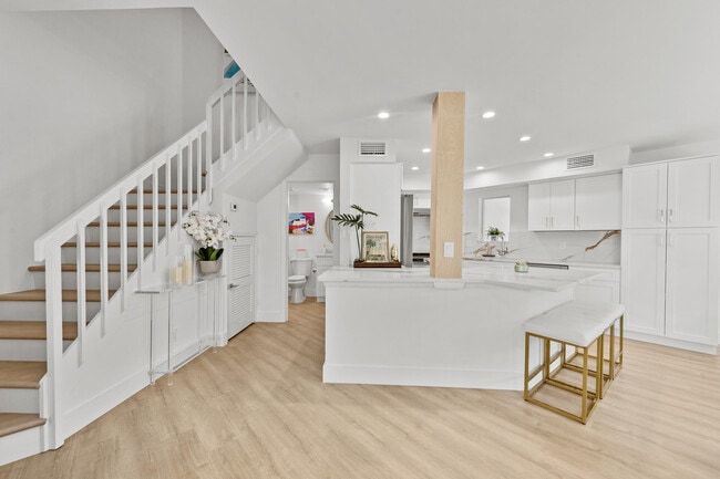 Building Photo - 288 Seabreeze Cir