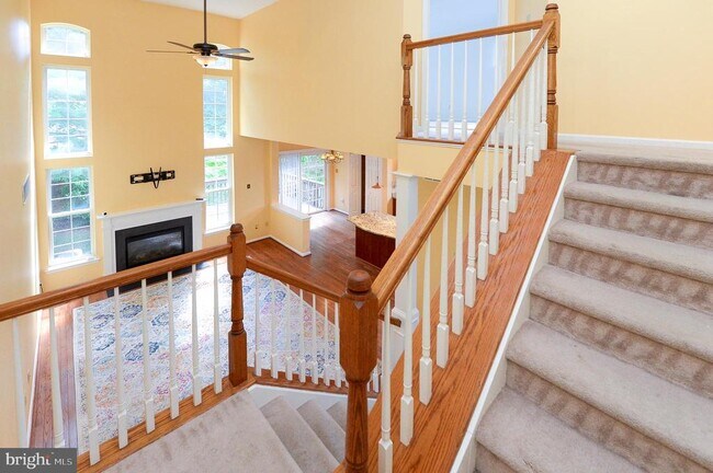 Building Photo - 200 Rolling Hill Dr