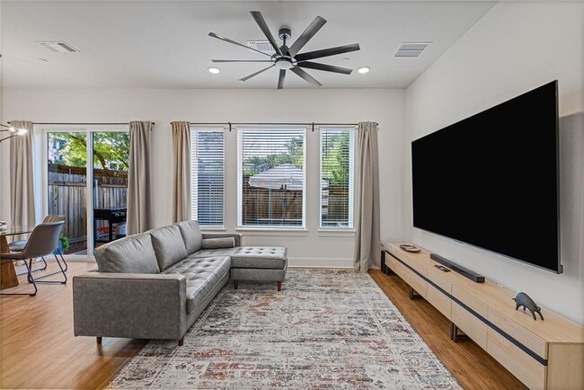 Building Photo - 1811 Webberville Rd