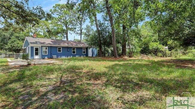 Building Photo - 2255 E 62nd St