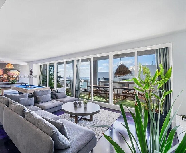 Building Photo - North Bayshore Drive, Miami, FL 33132 - 3 BR 2.5 BA condo