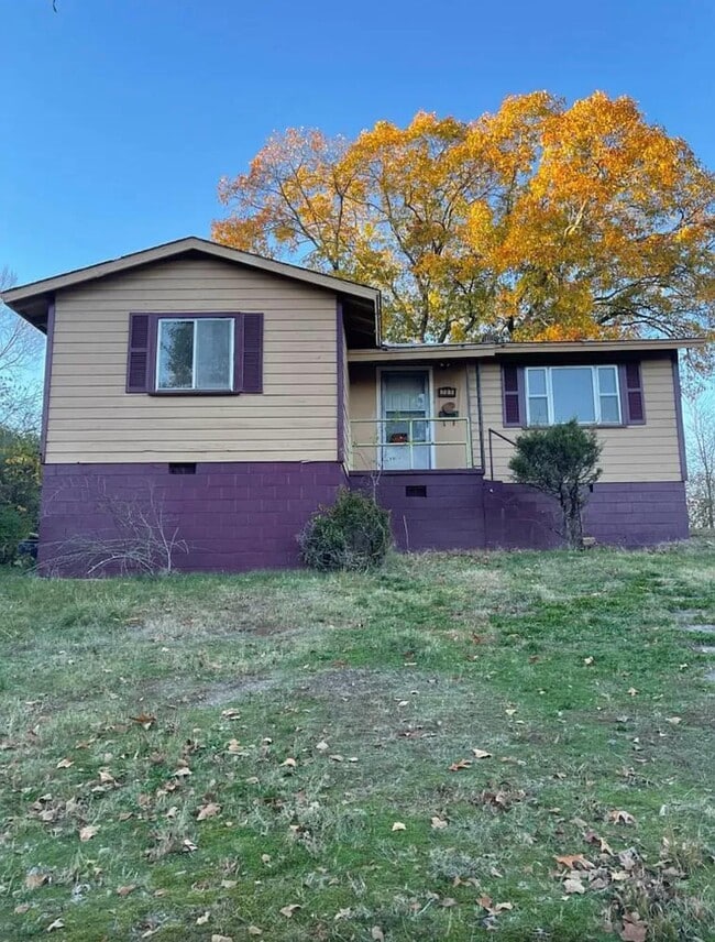 Building Photo - 727 Silver St