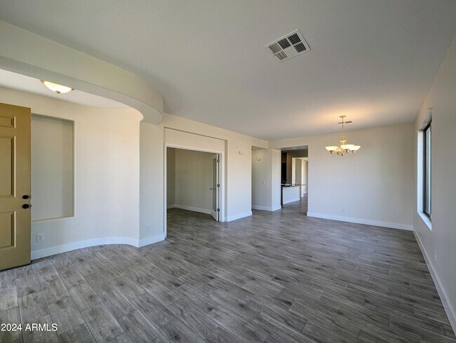 Building Photo - 15432 W Tasha Cir