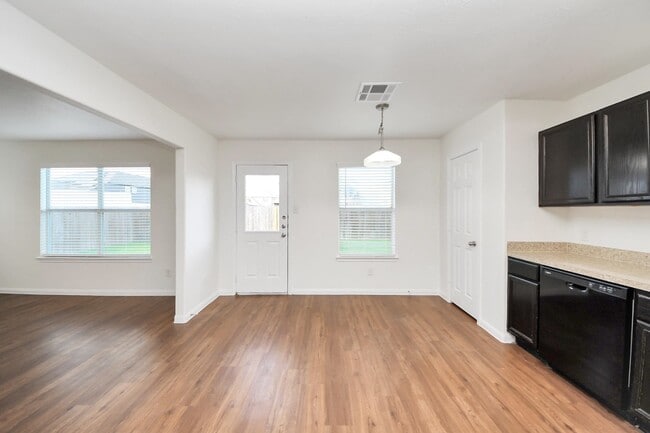 Building Photo - 886 Darbydale Crossing Ln