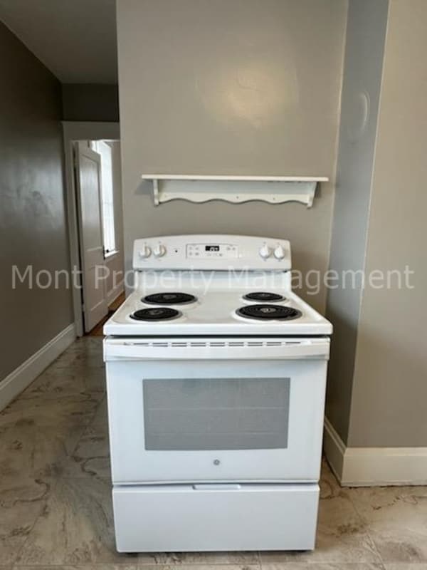 Building Photo - 212 Jackson Ave