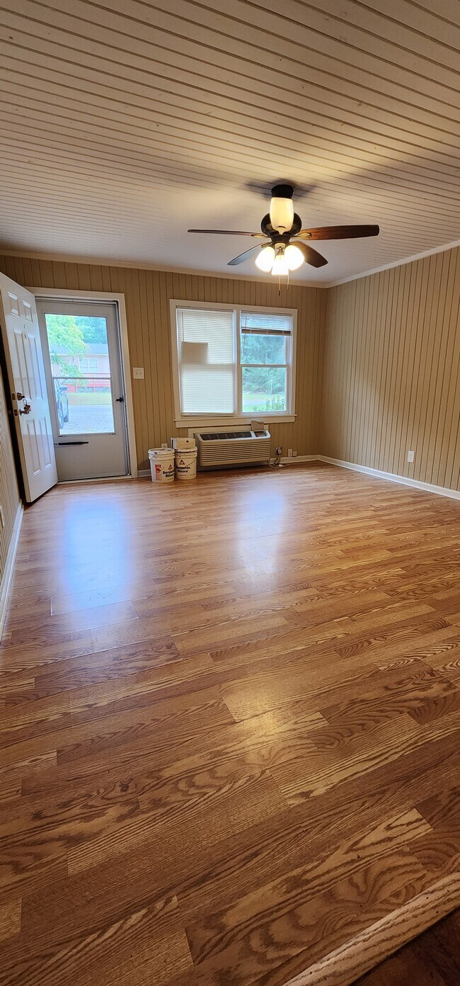 Main entrance - 3795 Mason Dr