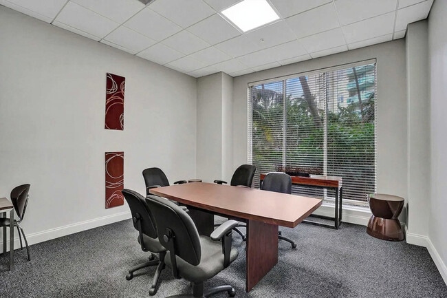 Building Photo - 4001 S Ocean Dr