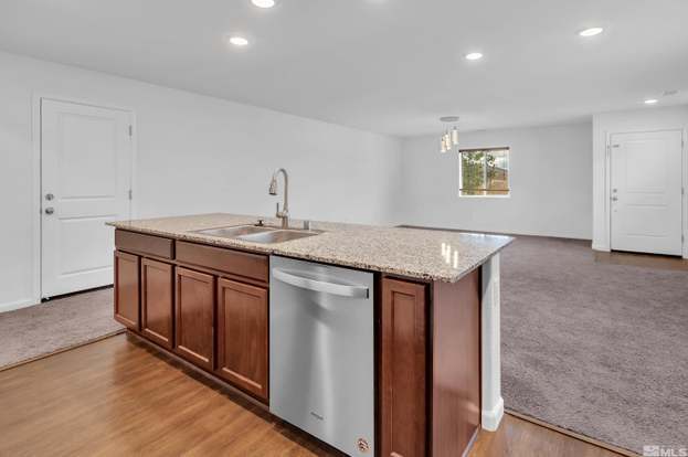 Building Photo - 698 Valmy Dr