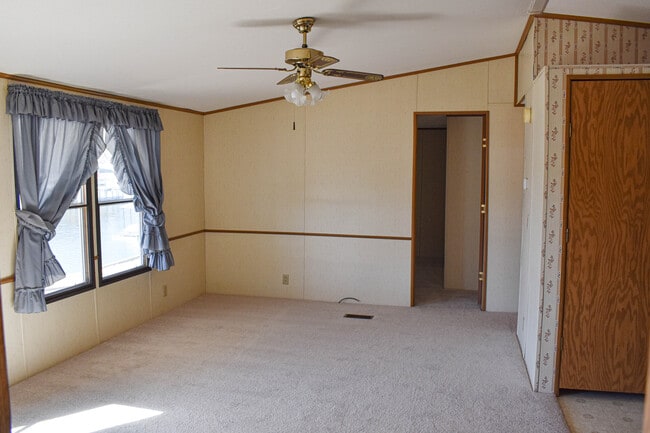 Building Photo - 5984 Marina View