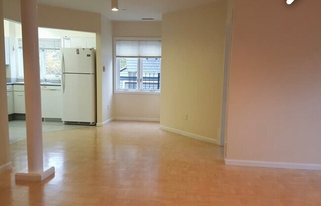 Building Photo - 121 Longwood Ave