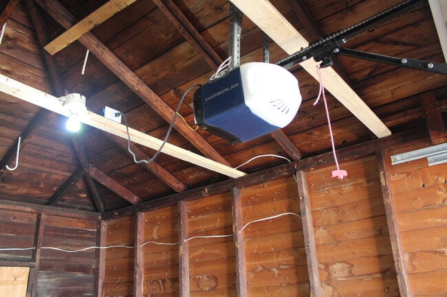 Building Photo - 834 4th St NW