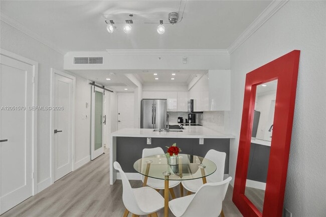 Building Photo - 2501 S Ocean Dr