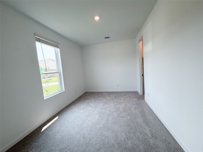 Building Photo - 2503 Pine Bluff Dr
