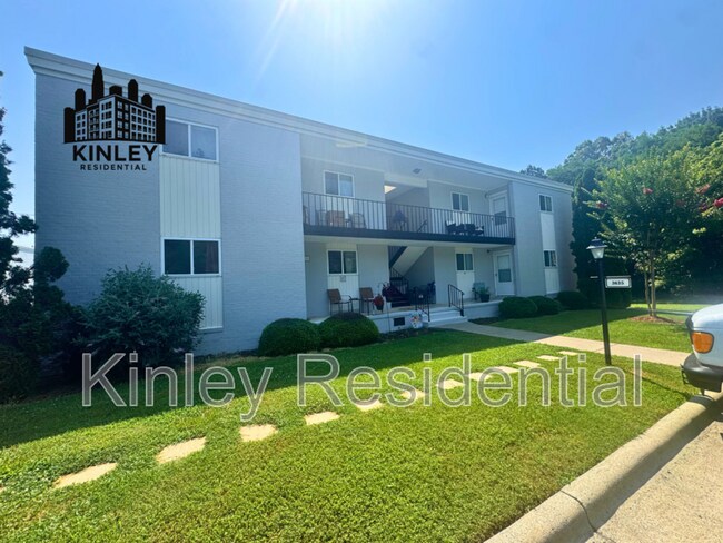 Building Photo - 3647 Spangenberg Ave