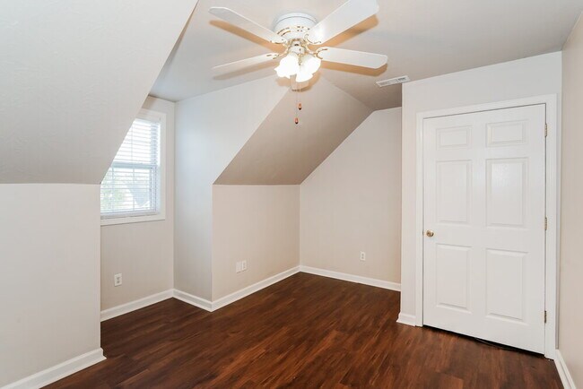 Building Photo - 4003 Pewter Trail