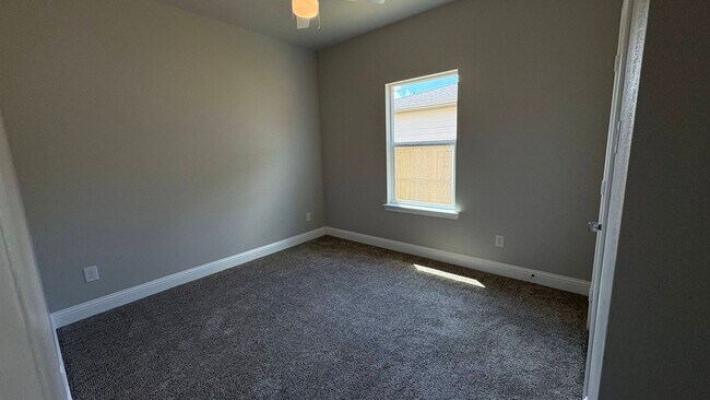 Building Photo - 3207 Bourland St